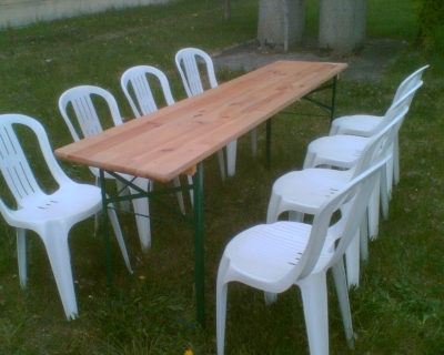 Festzelttisch und 8 Stühle Kombination